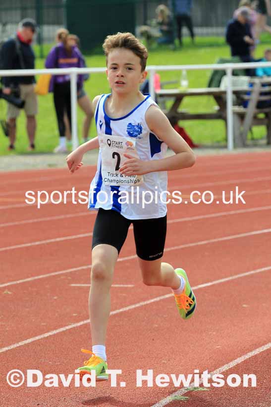 Boys Under-13s 800 metres, 2023 North Eastern Track and Field Champs., Middlesbrough Sports Village, Middlesbrough. Photo: David T. Hewitson/Sports for All Pics
